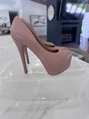 Steve Madden Blush Pink Platform Stiletto Pumps